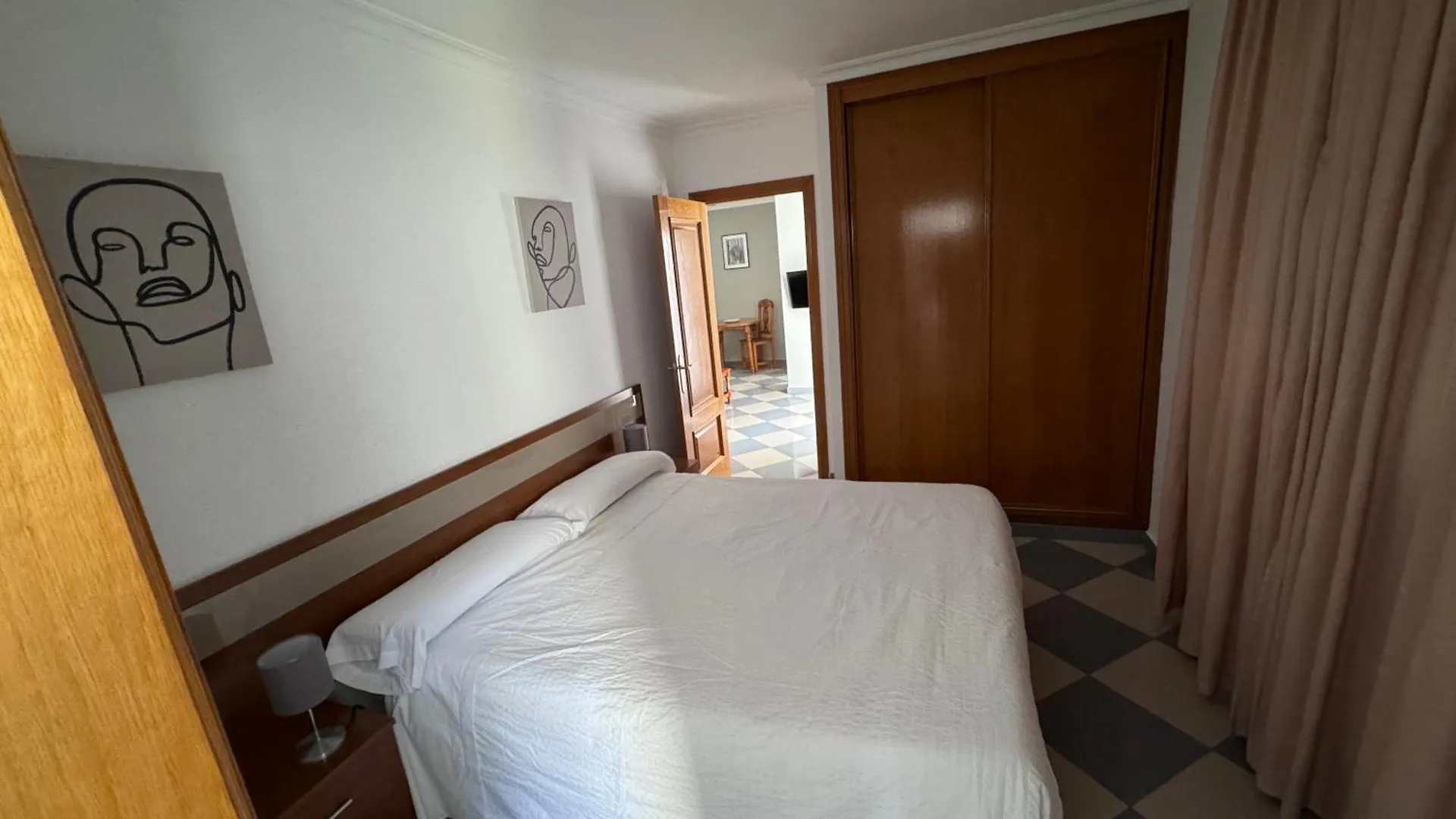 Apartamentos Nina De Oro Torremolinos