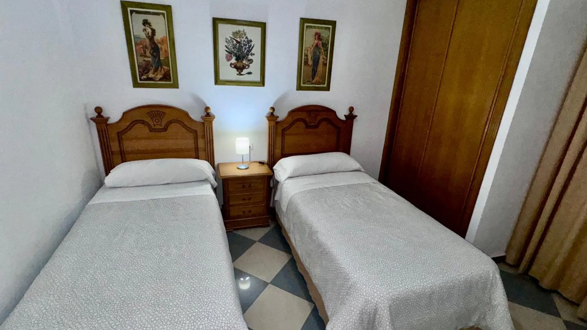 Apartamentos Nina De Oro Torremolinos